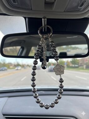 Silver Tone Beaded Necklace with Floral Pendant